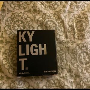 Kylie Cosmetics Makeup - Kylie Jenner kylighter Kylie Cosmetics Makeup - Kylie Jenner kylighter